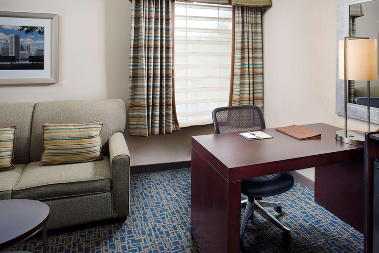 Bedroom 3, DoubleTree by Hilton Baltimore - BWI Airport, Anne Arundel