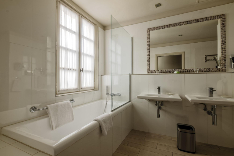 Bathroom 5, Le Prieure - Relais & Chateaux, Gard