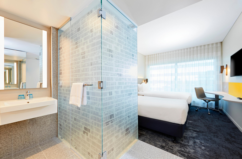 Bathroom 12