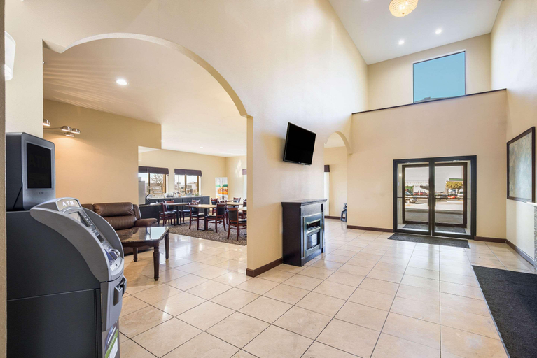 Public Area 2, Quality Inn & Suites Caseyville, Saint Clair