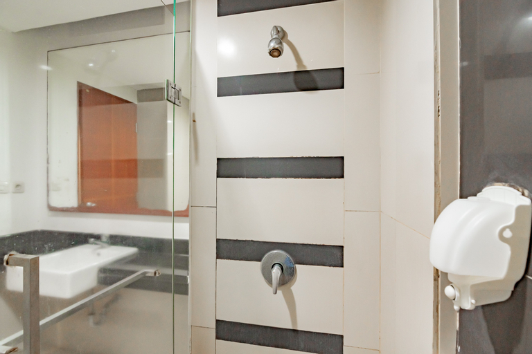 Bathroom 10
