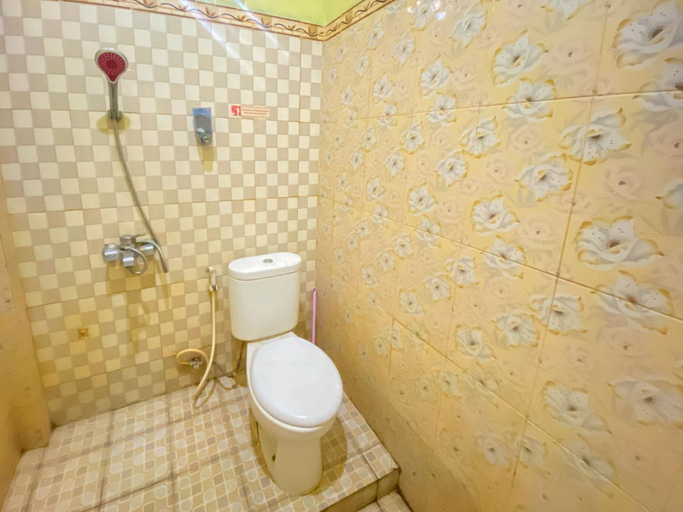Bathroom 5, Hotel Karunia 2 Jailolo, West Halmahera