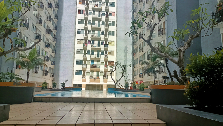 Exterior & Views 2, Studio Room at Jardin Apartment Cihampelas, Bandung