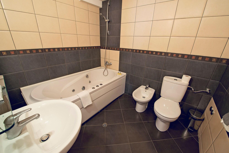 Bathroom 4, Family Hotel Gran Ivan, Varna