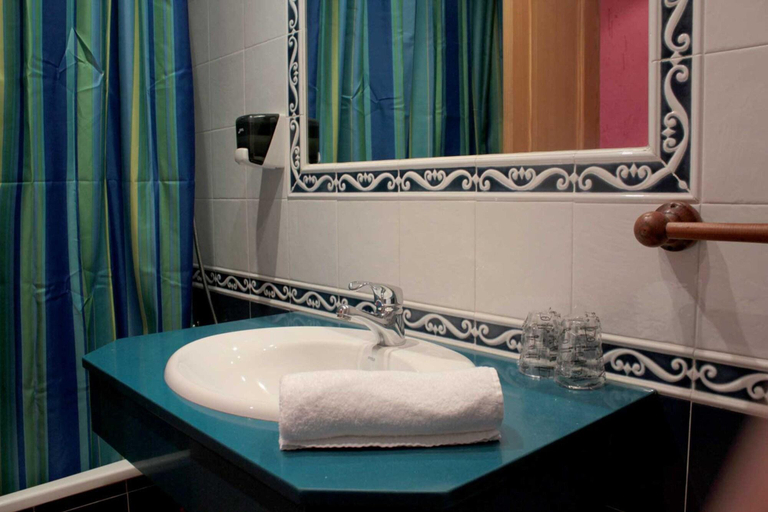 Bathroom 5, Apartamentos Alda porta do sol, Pontevedra