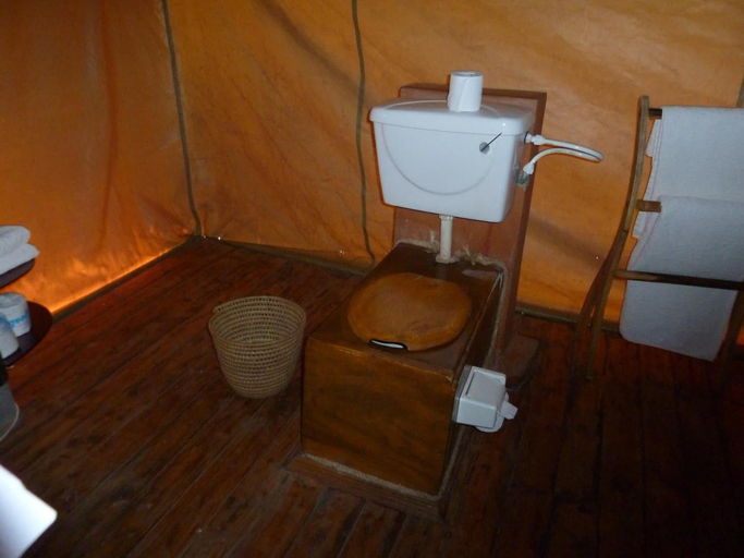 Bathroom, Roika Tarangire Tented Lodge, Babati