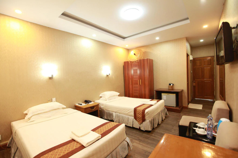 Bedroom 3, Pathein Hotel, Bassein