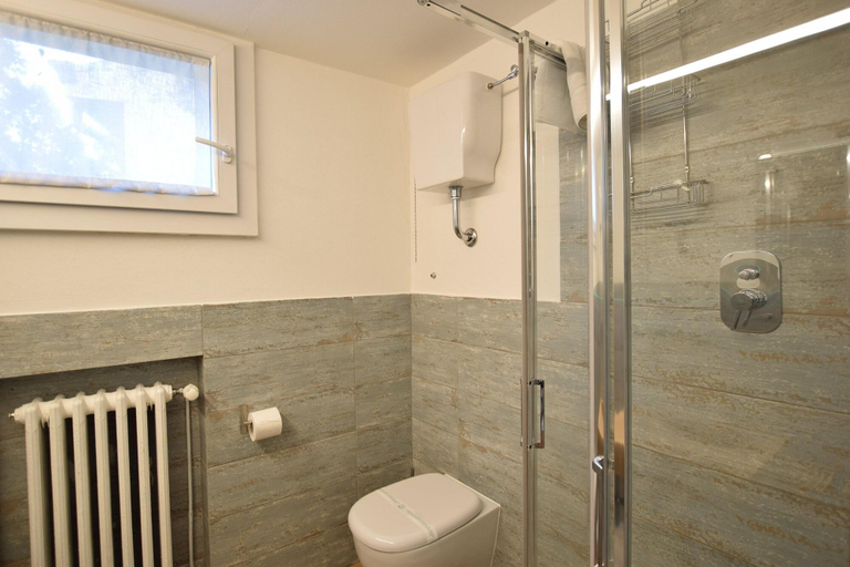 Bathroom 5, B&B Isola Memmia, Padua