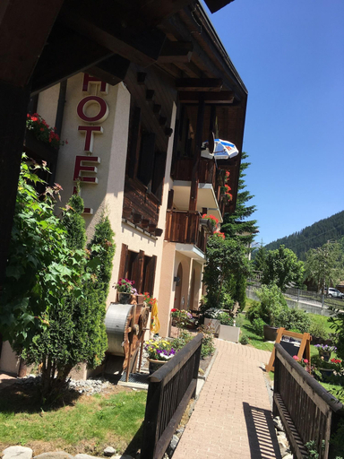 Exterior & Views 2, B&B Garni Casa La Val, Surselva