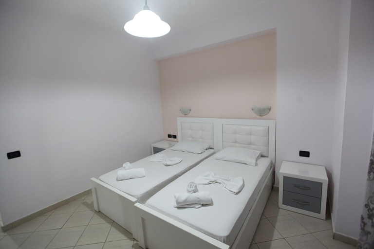 Bathroom 4, Hotel Kompleks Joni, Sarandës