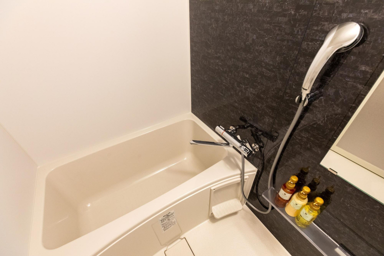 Bathroom 3, Mr.Kinjo in Grand Blue Chatan, Chatan
