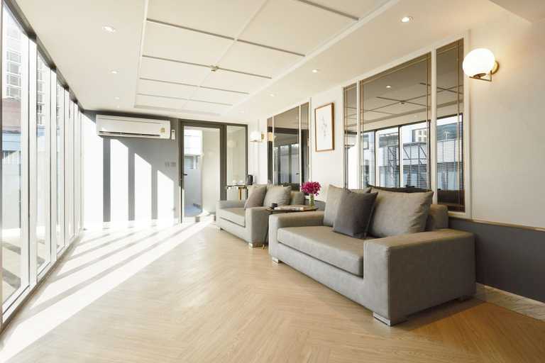Public Area 4, The Quarter Ploenchit, Pathum Wan