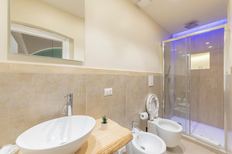 Bathroom, Campo de' Fiori 34, Roma