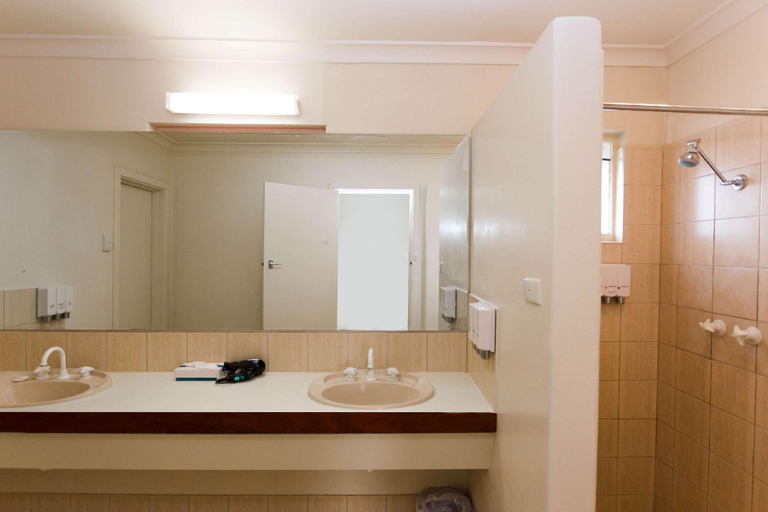 Bathroom 4, Sleepwell Motel, Albany