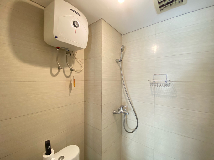 Bedroom 5, Relaxing 2BR at Gateway Pasteur Apartment By Travelio, Bandung