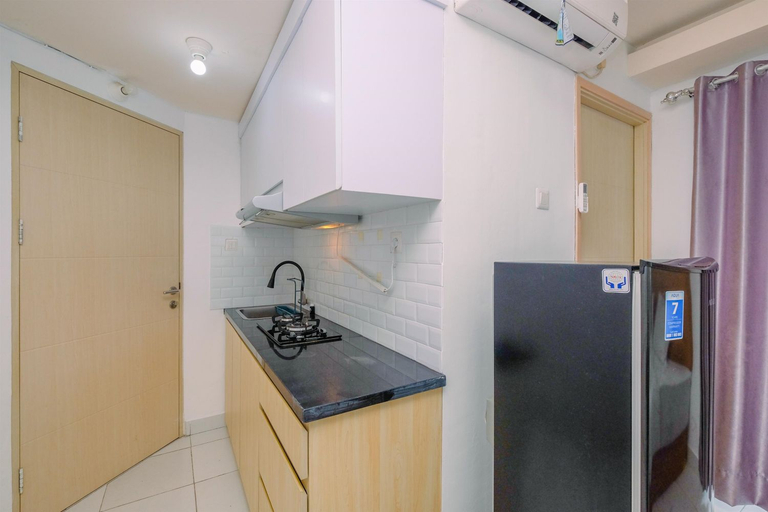 Others 4, Warm and Comfortable Studio at Amethyst Apartment By Travelio, Central Jakarta