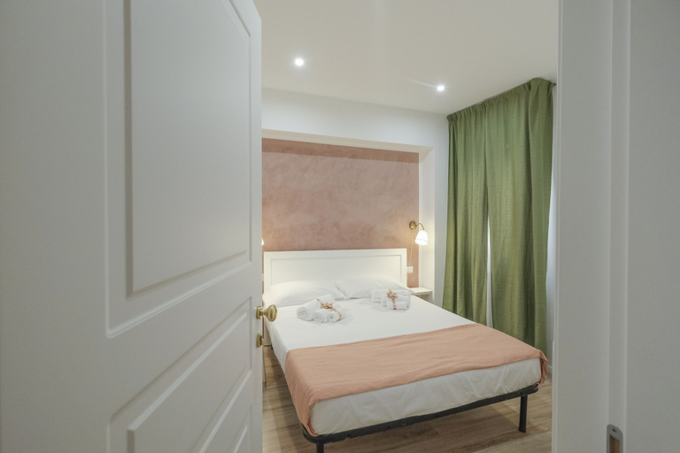Bedroom 2, Claire, Lecce
