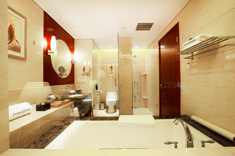 Bathroom, Howard Johnson Tropical Garden Plaza Kunming, Kunming