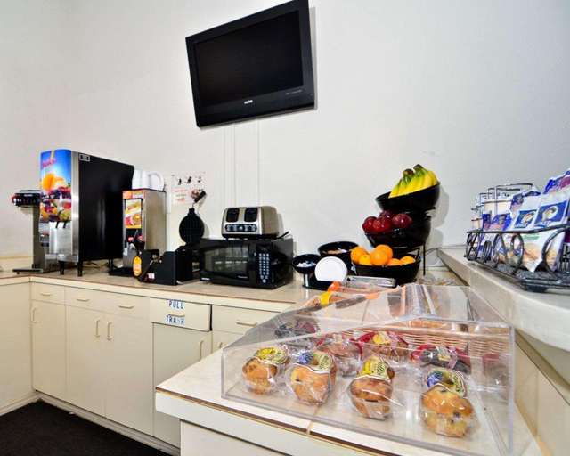 Food & Drinks 5, Rodeway Inn & Suites Haines City - Winter Haven, Polk