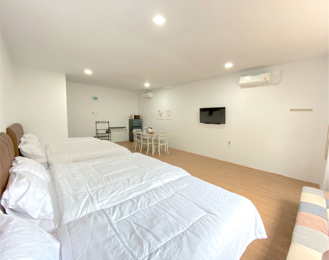 Bedroom 4, CN Homestay B1 Floor 2 at Nagoya Hill Mall, Batam