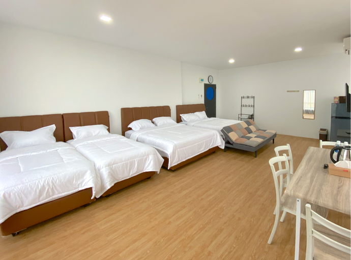 Bedroom 3, CN Homestay B3 Floor 2 at Nagoya Hill Mall, Batam