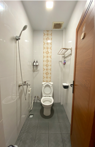 Bathroom, CN Homestay B3 Floor 2 at Nagoya Hill Mall, Batam