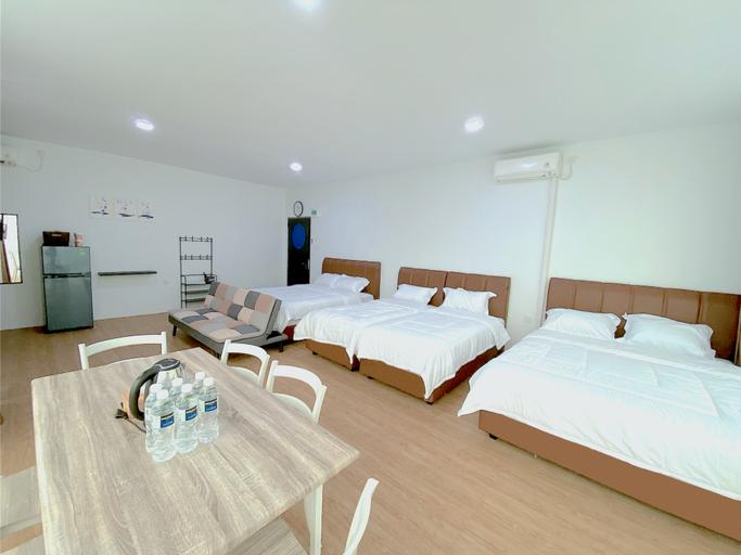Bedroom 5, CN Homestay B2 Floor 2 at Nagoya Hill Mall, Batam