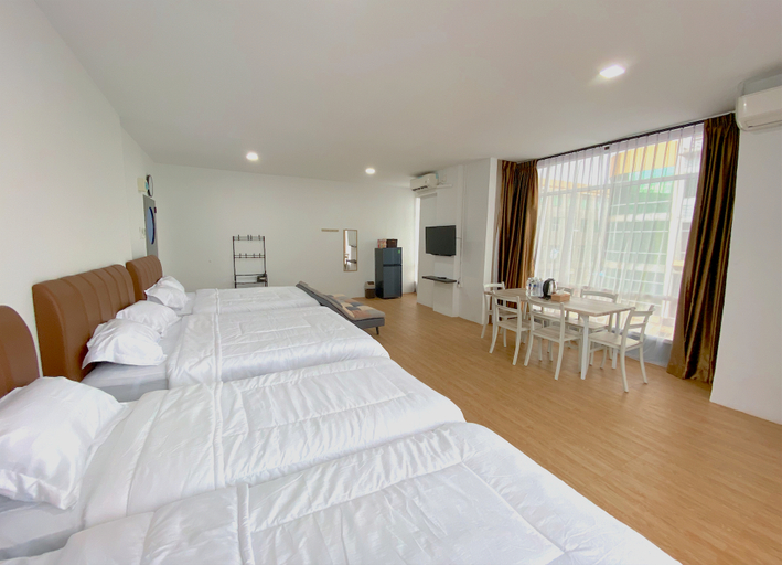 Bedroom 4, CN Homestay B3 Floor 2 at Nagoya Hill Mall, Batam