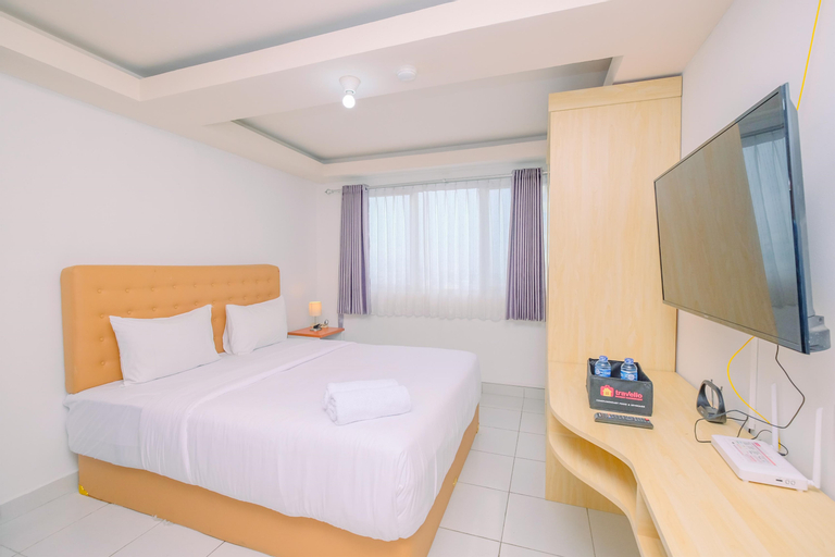 Warm and Comfortable Studio at Amethyst Apartment By Travelio, Central Jakarta