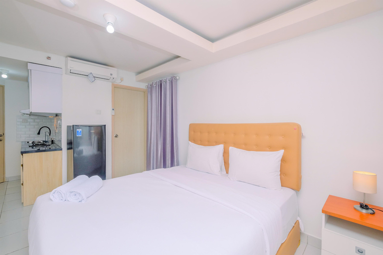 Bedroom 3, Warm and Comfortable Studio at Amethyst Apartment By Travelio, Central Jakarta