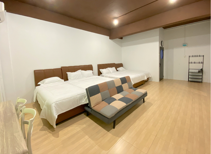 Bedroom 4, CN Homestay C1 Floor 3 at Nagoya Hill Mall, Batam