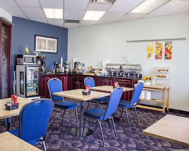 Food & Drinks 5, Ramada by Wyndham Nisku Edmonton Airport, Division No. 11