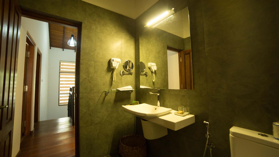 Bathroom 7