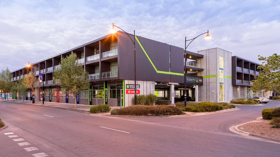 Others 3, Mawson Lakes Hotel, Adelaide