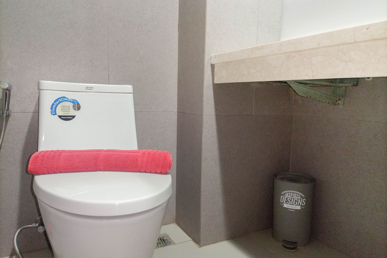 Bathroom 5, Nice Studio at Patraland Amarta Apartment By Travelio, Sleman