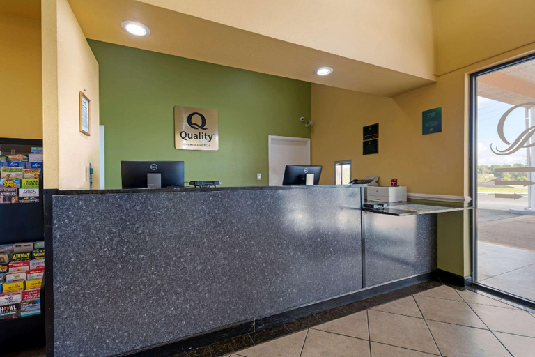 Public Area 2, Quality Inn & Suites Mt Dora North, Lake