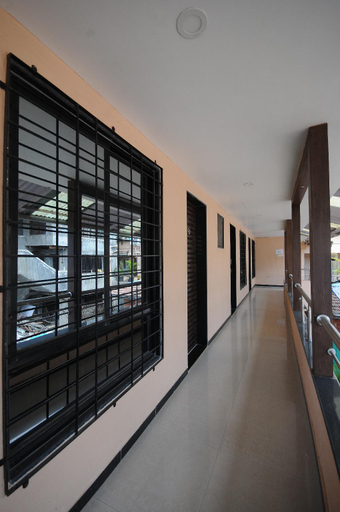 Others 2, Vyankatesh Hotel, Satara