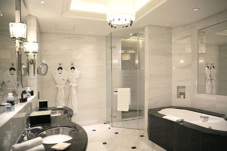 Bathroom 15