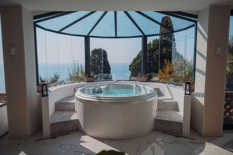 Bathroom 5, Grand Hotel San Pietro , Messina