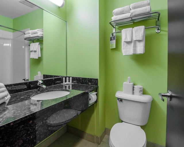 Bathroom 2, Comfort Inn, Peace River