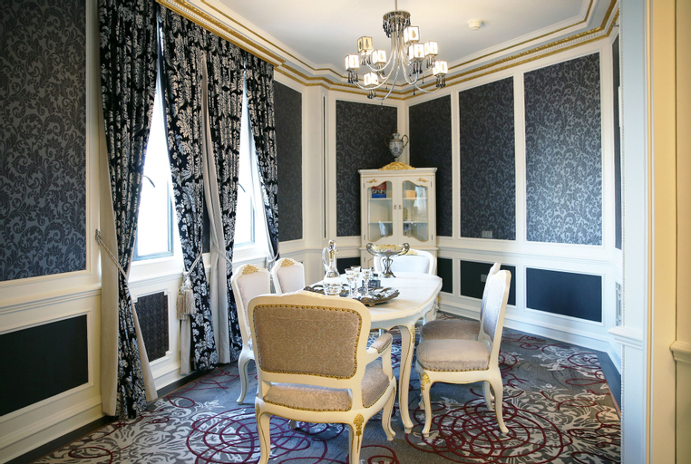 Dining Room 14