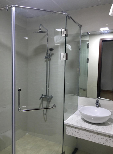 Bathroom 1, QUEEN MOTEL, Hạ Long
