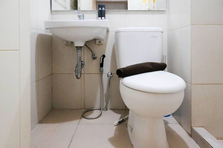 Bedroom 4, Comfy and Easy Access 2BR Apartment at Tanglin Supermall Mansion By Travelio, Surabaya