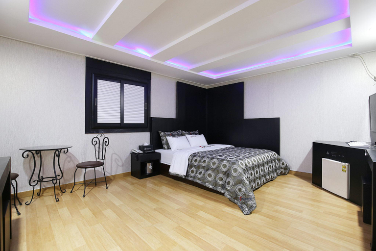 Bedroom 3, Hongsung Jun, Hongseong