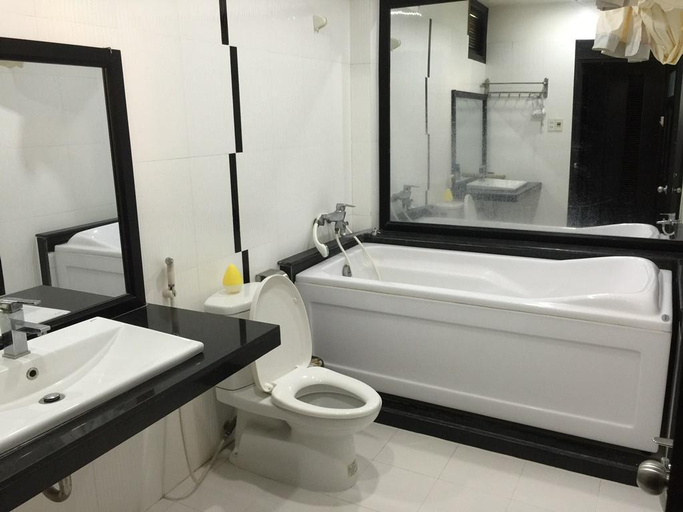 Bathroom 3, Ngoc Bich Bungalow, Phan Thiết