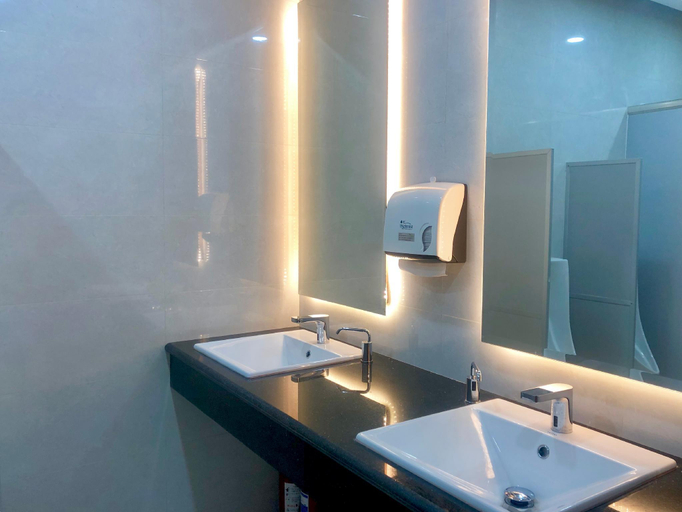 Bathroom, Ritz Grand Hotel, Mandalay