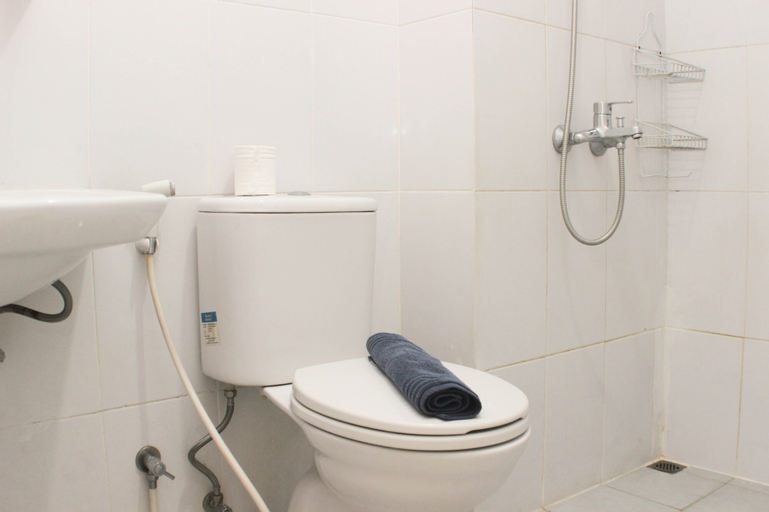 Bedroom 4, Homey and Nice 2BR at Patraland Urbano Apartment By Travelio, Bekasi
