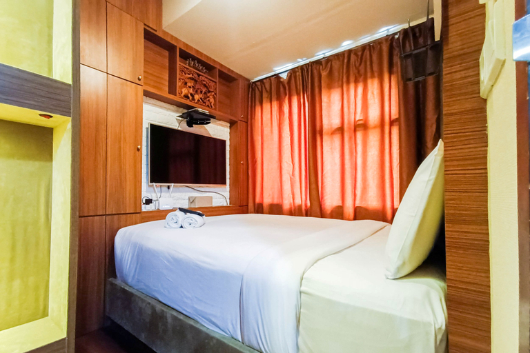 Bedroom 1, Classic Luxury 2BR at Vida View Makassar Apartment By Travelio, Makassar