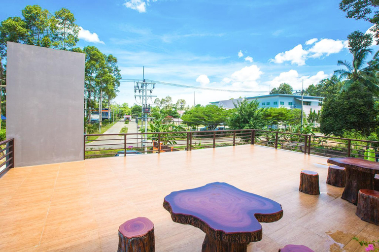 Others 4, Fewtor Place, Ko Samui