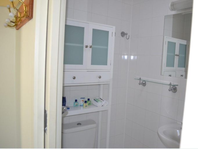 Bathroom 2, Point Lonsdale Guest House, Queenscliffe